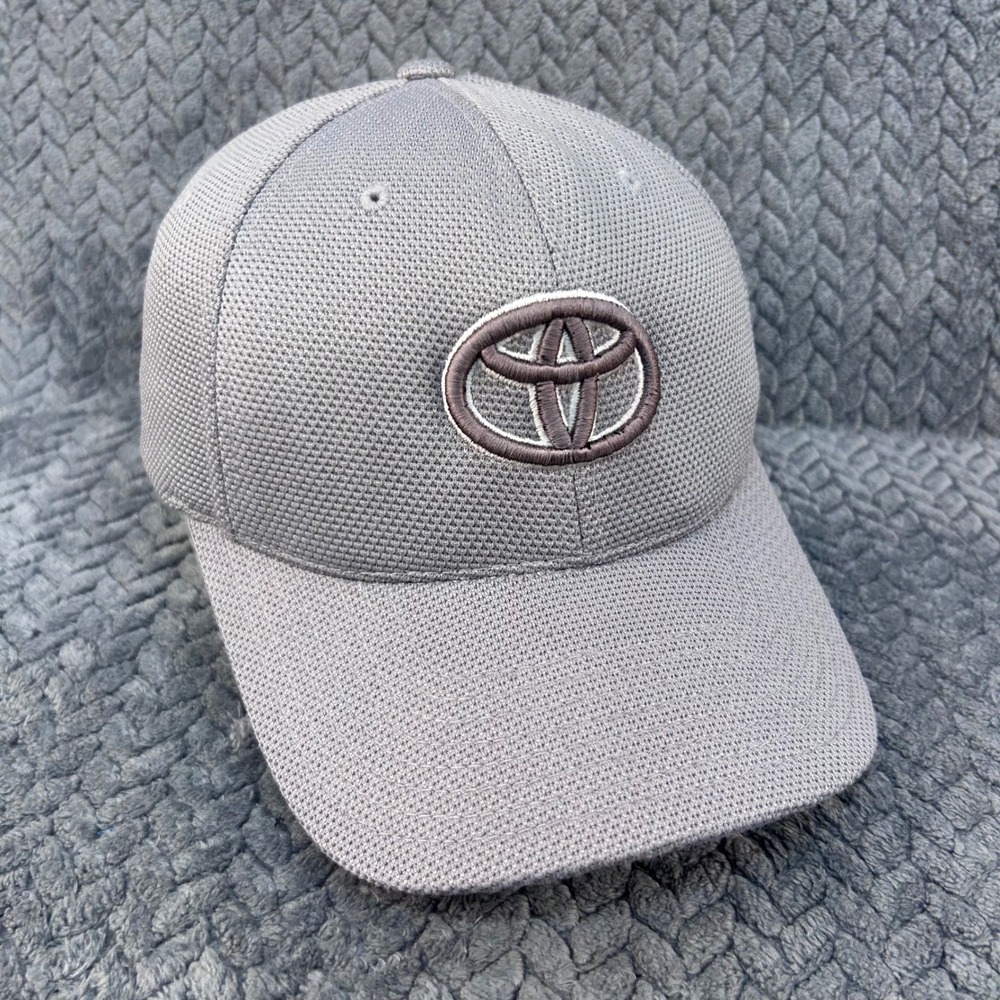 Toyota Logo Mens Grey Flexfit Yupoong Baseball Hat Curved Brim OSFM